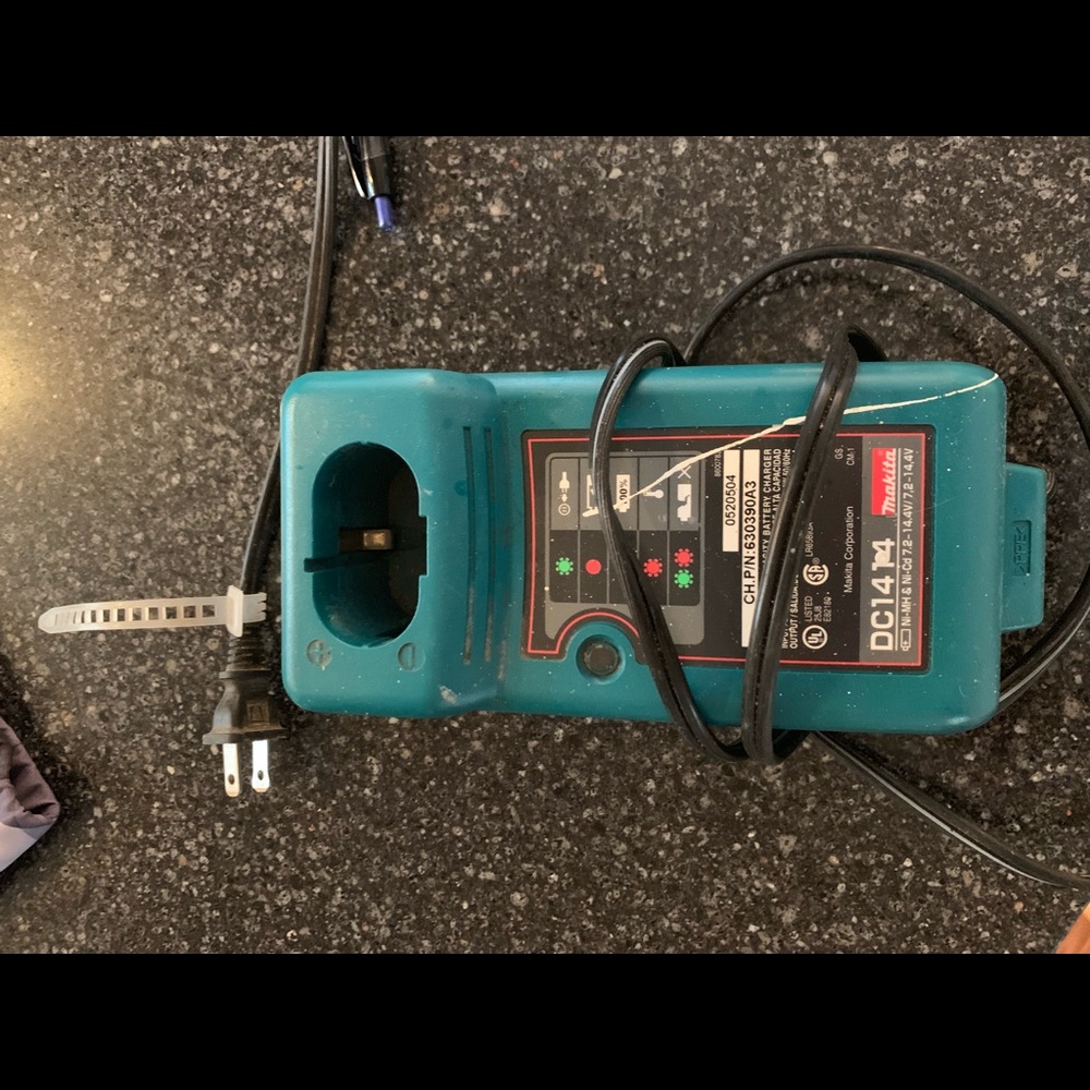 Makita Battery Charger